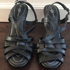 Like new black leather born sandals